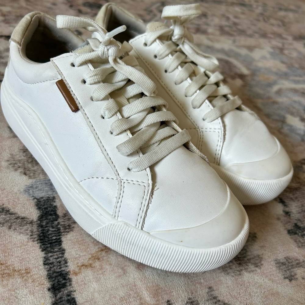 Dr. Scholls Time Off White Leather Sneakers